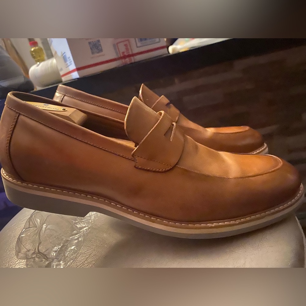 (EUC) KENNETH COLE EPIC TIME PENNY LOAFER TAN 10 LUG TRACTION SOLE (EXCELLENT)